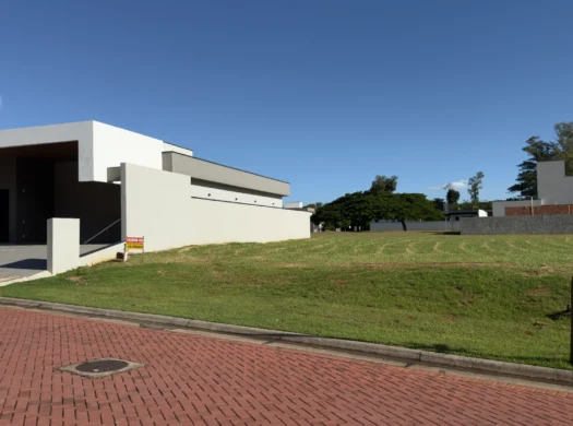 Uma oportunidade única de materializar o seu sonho de casa própria no renomado Reserva Santa Izabel,