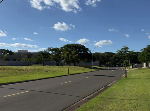 Descubra o terreno ideal para construir a casa dos seus sonhos no exclusivo Reserva Santa Izabel, em