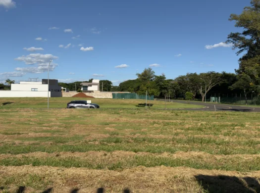 Descubra o terreno ideal para construir a casa dos seus sonhos no exclusivo Reserva Santa Izabel, em