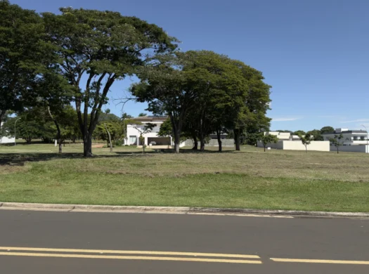 Descobra o terreno ideal para construir o lar dos seus sonhos no prestigiado Reserva Santa Izabel, e