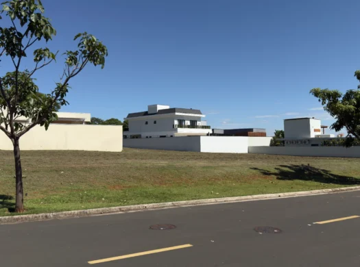 Descubra a oportunidade perfeita para construir a casa dos seus sonhos no Reserva Santa Izabel, um d